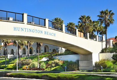 Pedestrian bridge with words Huntington Beach on it